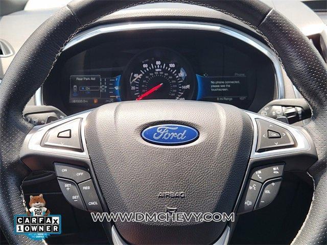 Photo of 2021 White Ford Edge
