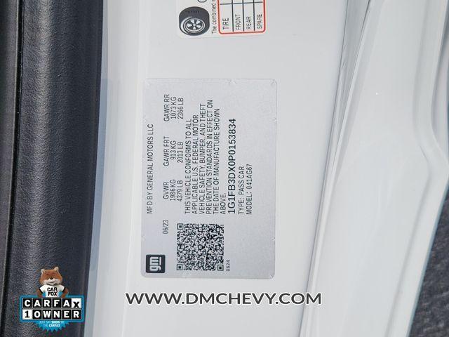 Photo of 2023 Summit White Chevrolet Camaro