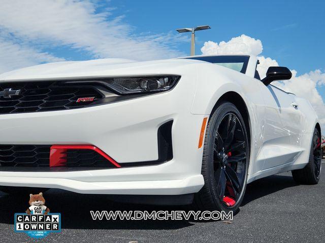 Photo of 2023 Summit White Chevrolet Camaro