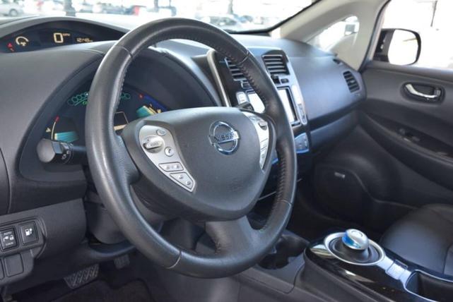 Photo of 2015 Black Nissan Leaf