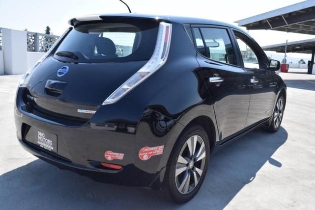 Photo of 2015 Black Nissan Leaf