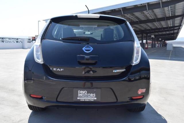 Photo of 2015 Black Nissan Leaf