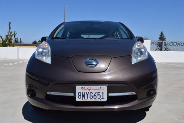 Photo of 2016 Brown Nissan Leaf