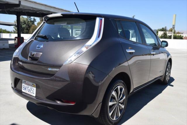 Photo of 2016 Brown Nissan Leaf