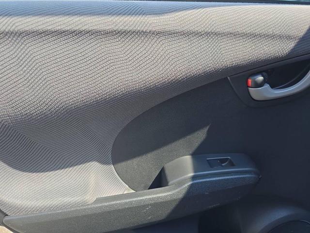 Photo of 2013 Blue Raspberry Metallic Honda Fit