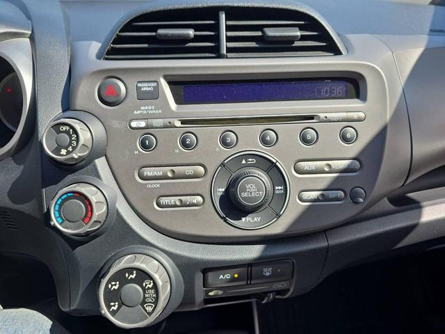 Photo of 2013 Blue Raspberry Metallic Honda Fit