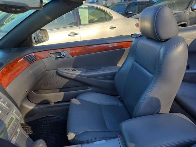 Photo of 2006 Lunar Mist Metallic Toyota Camry Solara