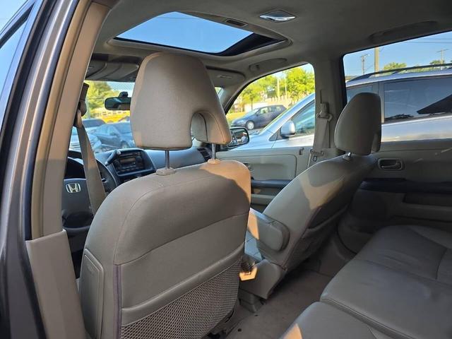 Photo of 2005 Sahara Sand Metallic Honda CR-V