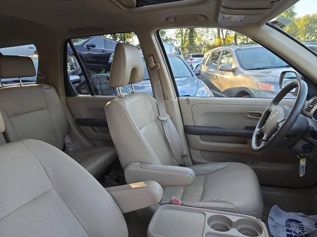 Photo of 2005 Sahara Sand Metallic Honda CR-V