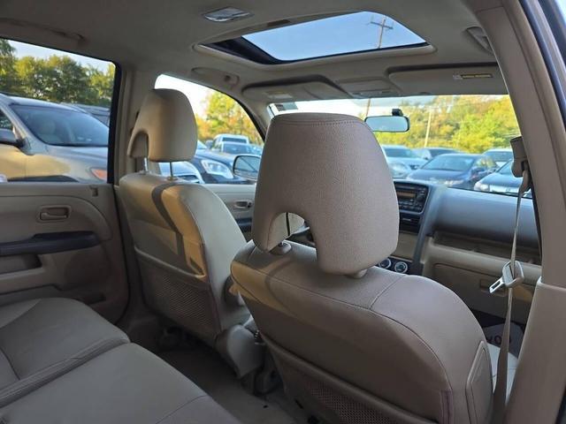 Photo of 2005 Sahara Sand Metallic Honda CR-V