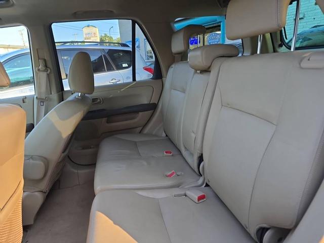 Photo of 2005 Sahara Sand Metallic Honda CR-V