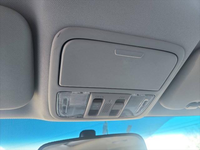Photo of 2011 Alabaster Silver Metallic Honda CR-V