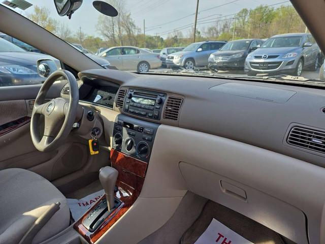 Photo of 2005 Gold Toyota Corolla