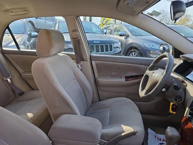 Photo of 2005 Gold Toyota Corolla