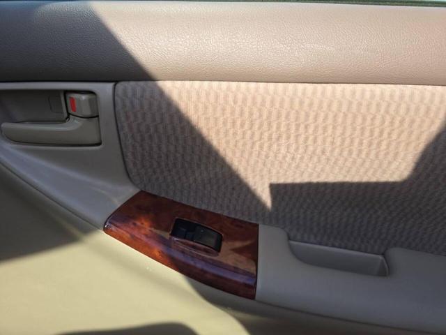 Photo of 2005 Gold Toyota Corolla