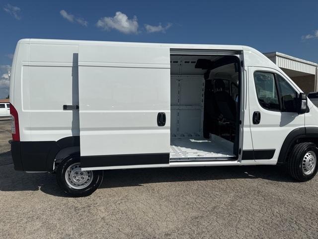 Photo of 2025 Bright White Clearcoat RAM ProMaster 2500