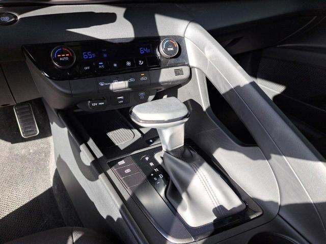 Photo of 2025 Red Hyundai ELANTRA