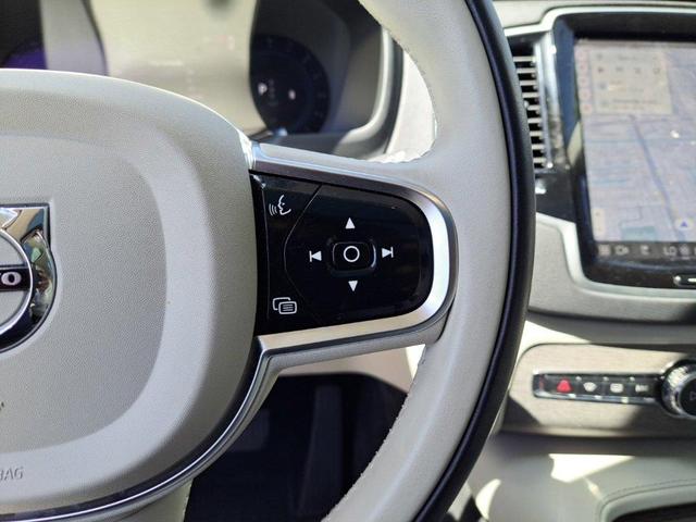 Photo of 2023 Crystal White Metallic Volvo XC90
