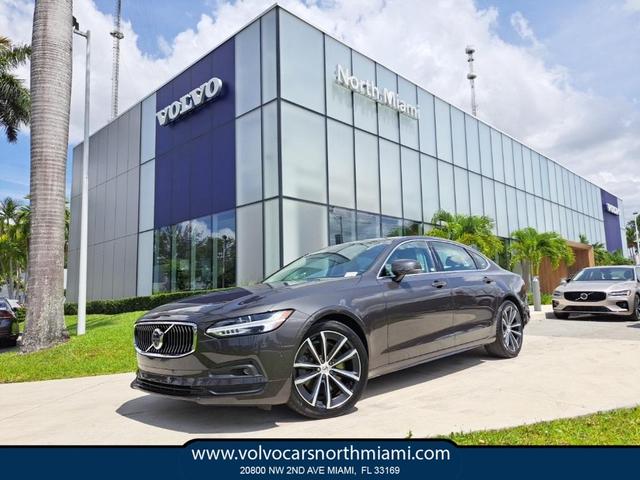 2022 Volvo S90
