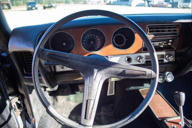 Photo of 1971 Gray Pontiac GTO
