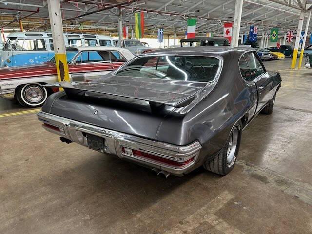 Photo of 1971 Gray Pontiac GTO