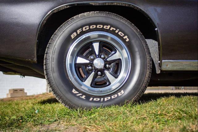 Photo of 1971 Gray Pontiac GTO