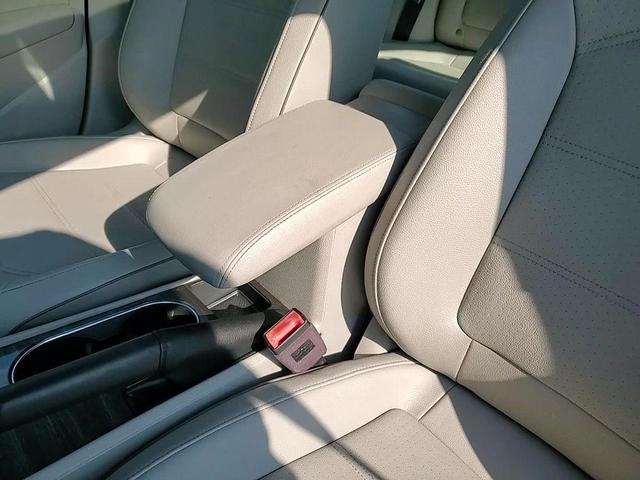 Photo of 2017 Platinum Gray Metallic Volkswagen Passat