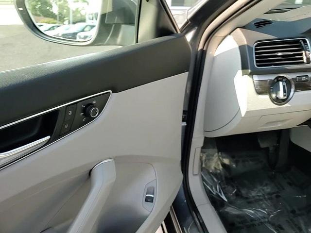 Photo of 2017 Platinum Gray Metallic Volkswagen Passat