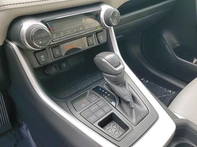 Photo of 2020 Silver Toyota RAV4
