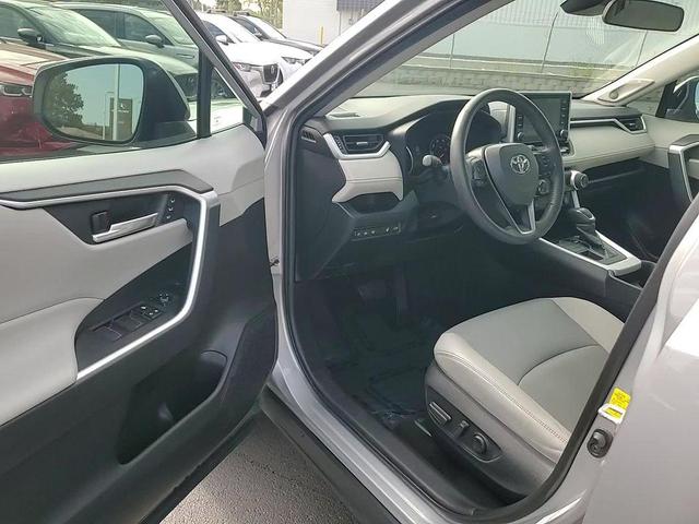 Photo of 2020 Silver Toyota RAV4
