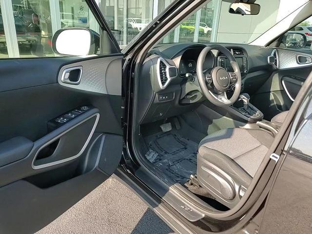 Photo of 2023 Fusion Orange Kia Soul