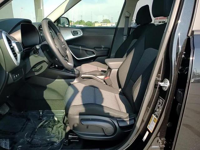 Photo of 2023 Fusion Orange Kia Soul