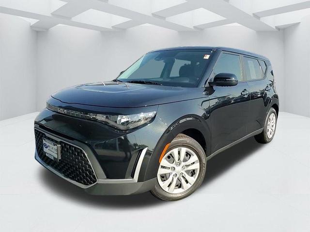 Photo of 2023 Fusion Orange Kia Soul