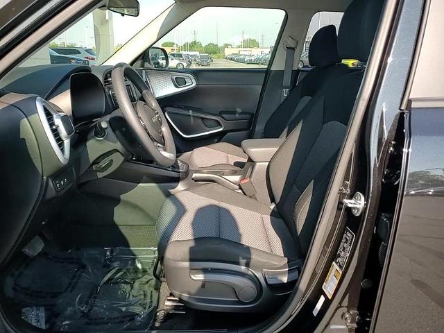 Photo of 2023 Fusion Orange Kia Soul