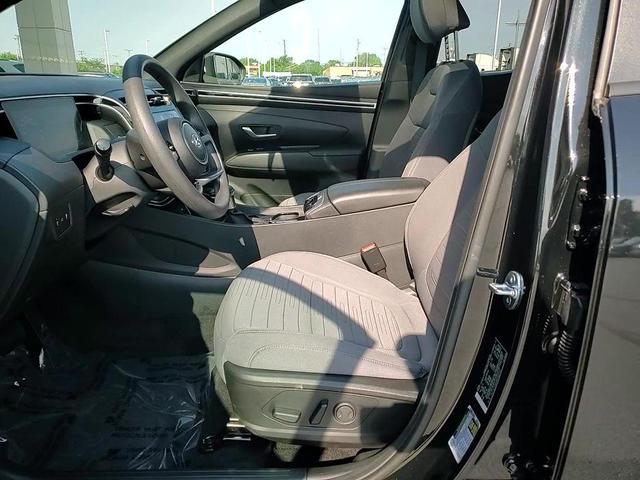 Photo of 2024 Phantom Black Hyundai SANTA CRUZ