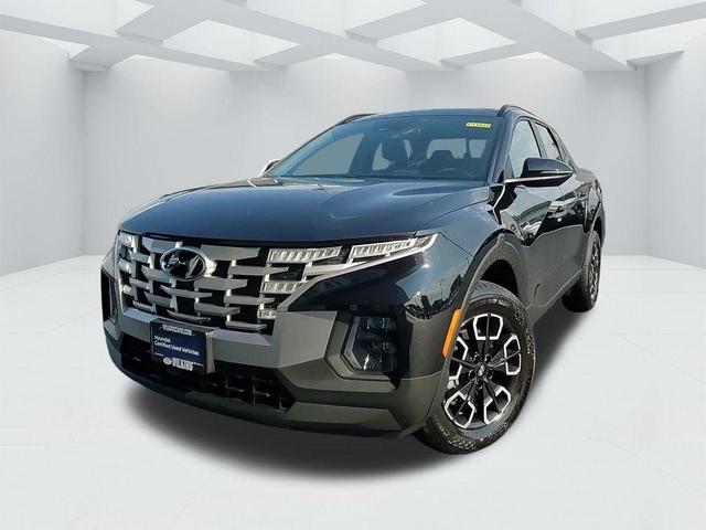 Photo of 2024 Phantom Black Hyundai SANTA CRUZ