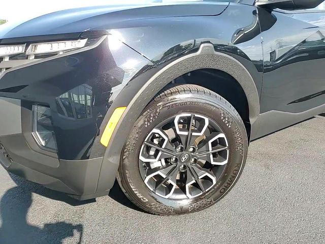 Photo of 2024 Phantom Black Hyundai SANTA CRUZ