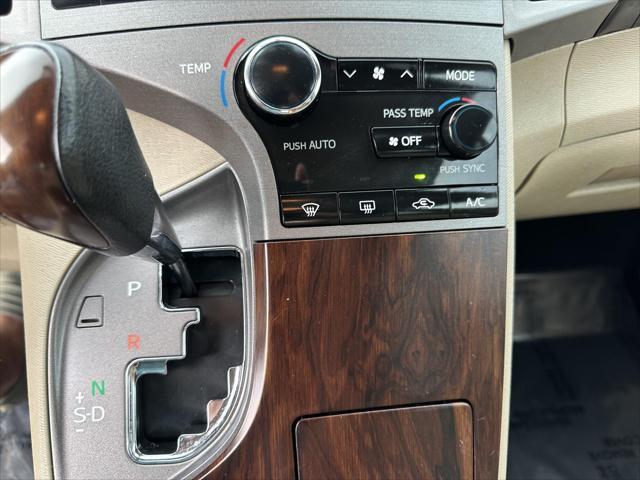 Photo of 2014 Cypress Pearl Toyota Venza