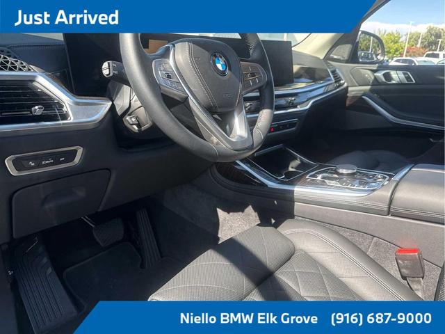 Photo of 2025 Skyscraper Grey Metallic BMW X7