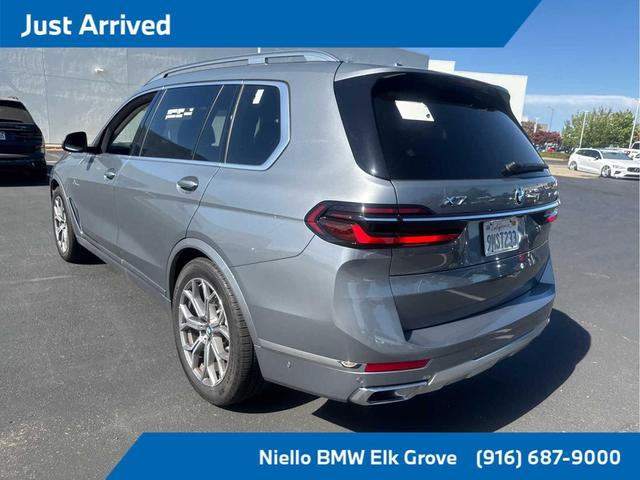 Photo of 2025 Skyscraper Grey Metallic BMW X7