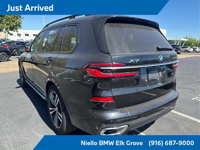 Photo of 2025 Black Sapphire Metallic BMW X7