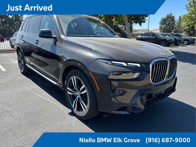 Photo of 2025 Black Sapphire Metallic BMW X7