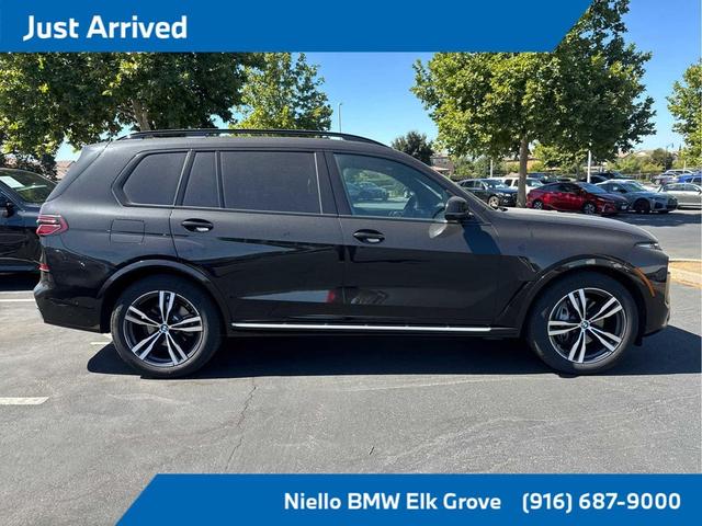 Photo of 2025 Black Sapphire Metallic BMW X7
