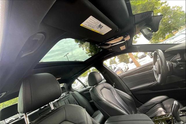 Photo of 2023 Alpine White BMW 530e