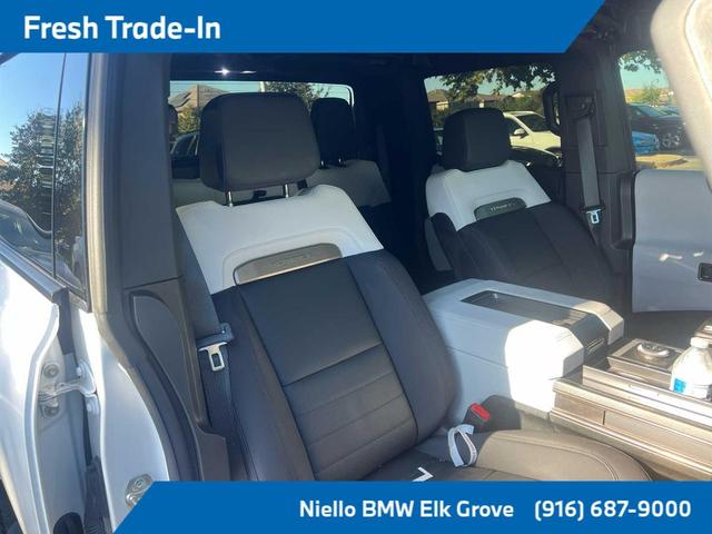 Photo of 2025 Interstellar White GMC HUMMER EV Pickup