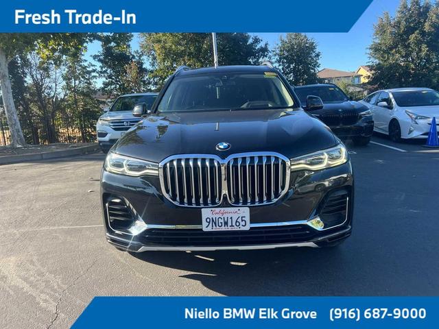 Photo of 2020 Black Sapphire Metallic BMW X7