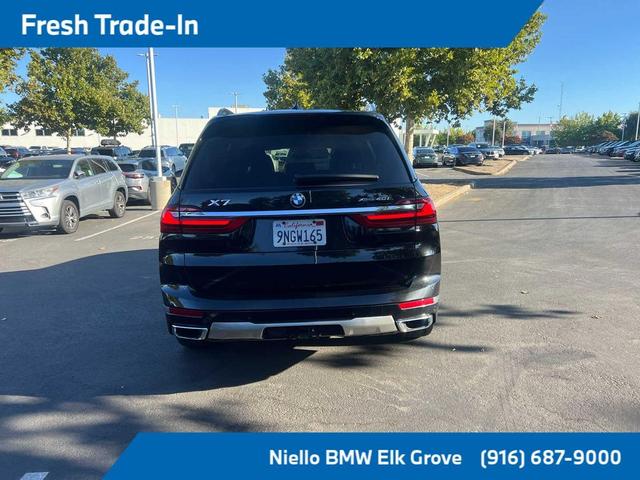 Photo of 2020 Black Sapphire Metallic BMW X7