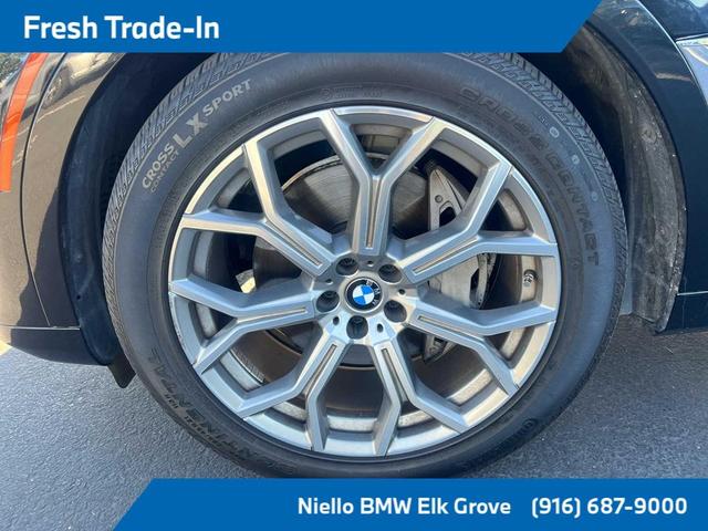 Photo of 2020 Black Sapphire Metallic BMW X7