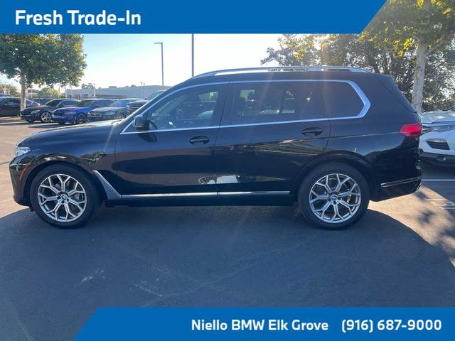 Photo of 2020 Black Sapphire Metallic BMW X7