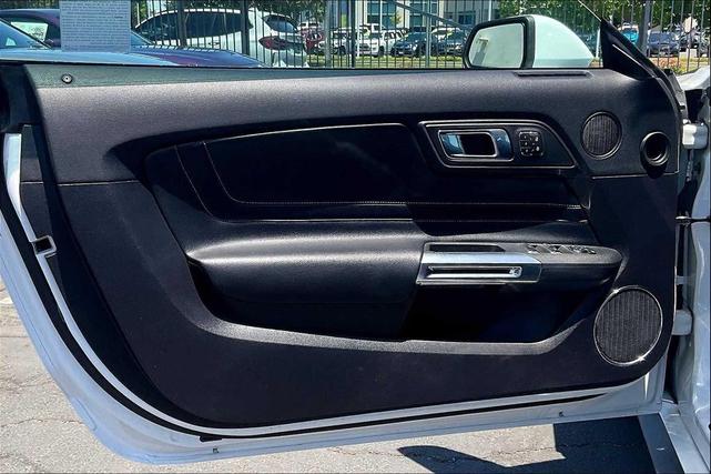 Photo of 2019 Oxford White Ford Mustang